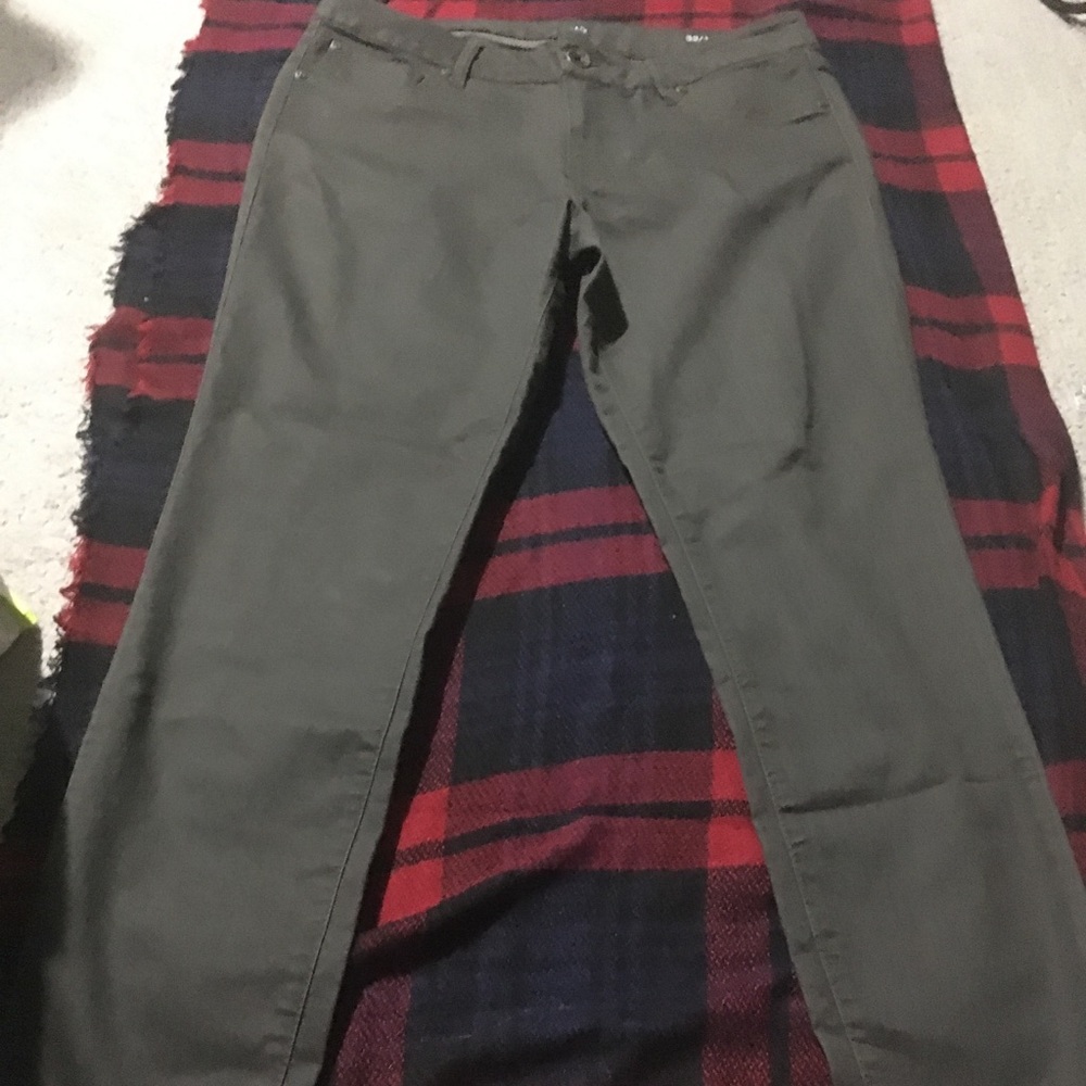 In good condition jeggings.